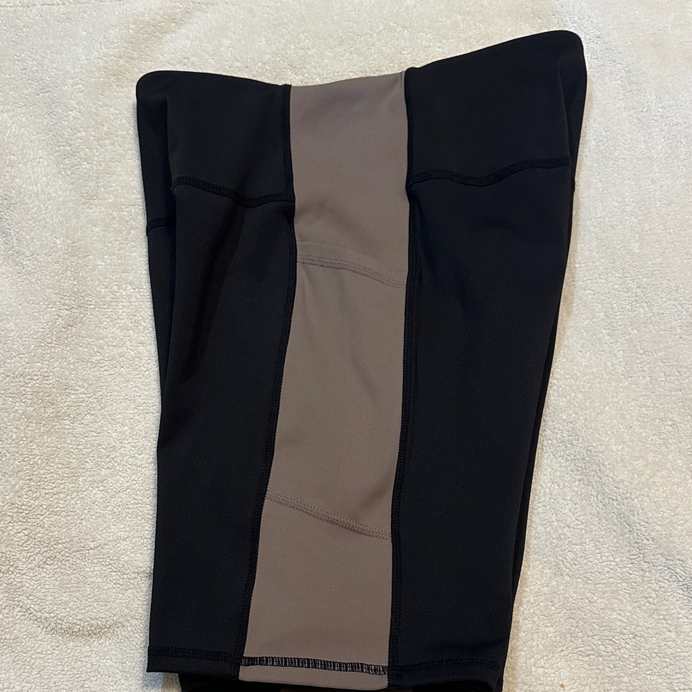 Stylish Black and Tan Women's Bike Shorts - Picture 4 of 5